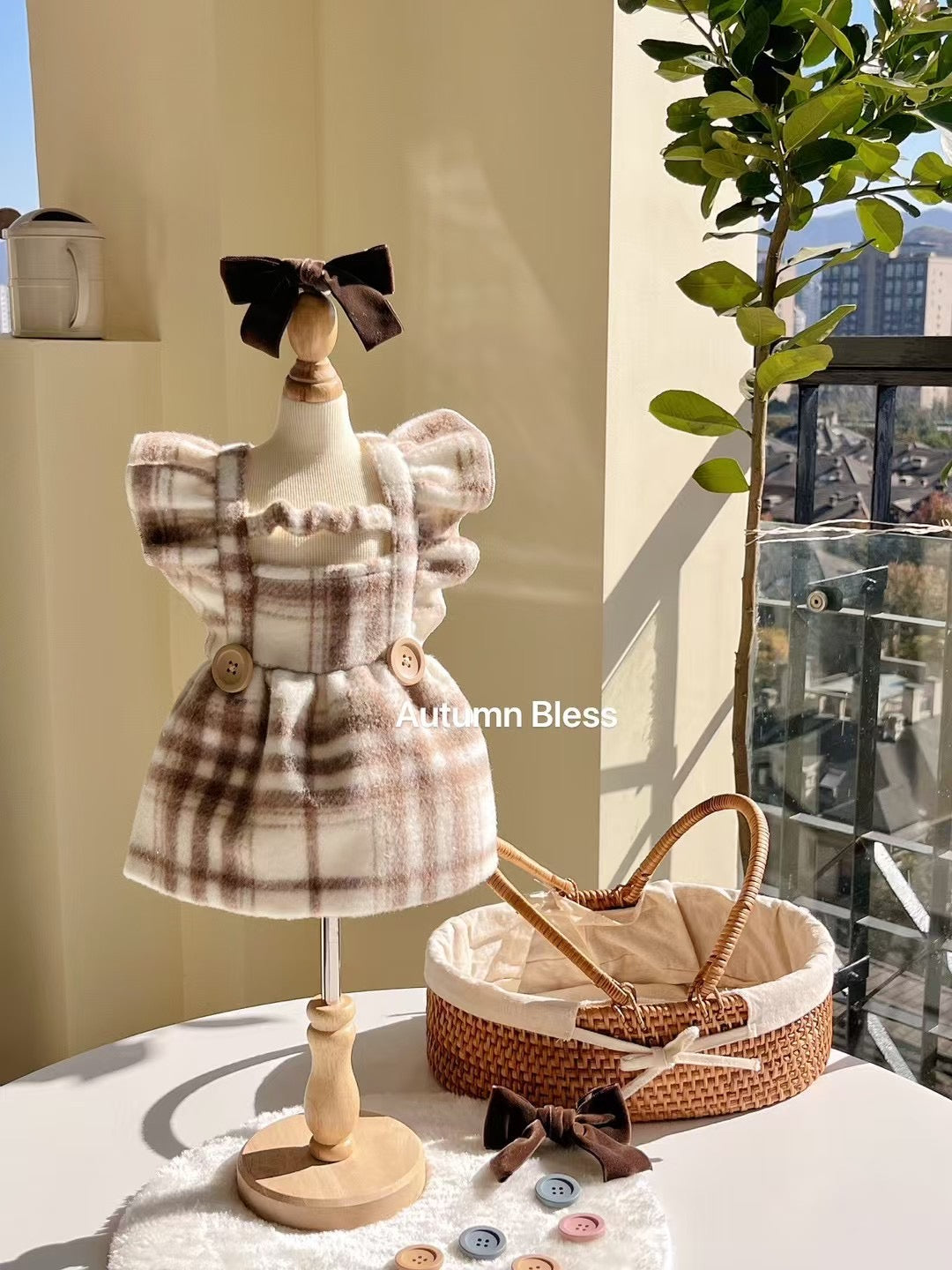 가을 축복 플러터 슬리브가있는 울 블렌드 격자 무늬 드레스