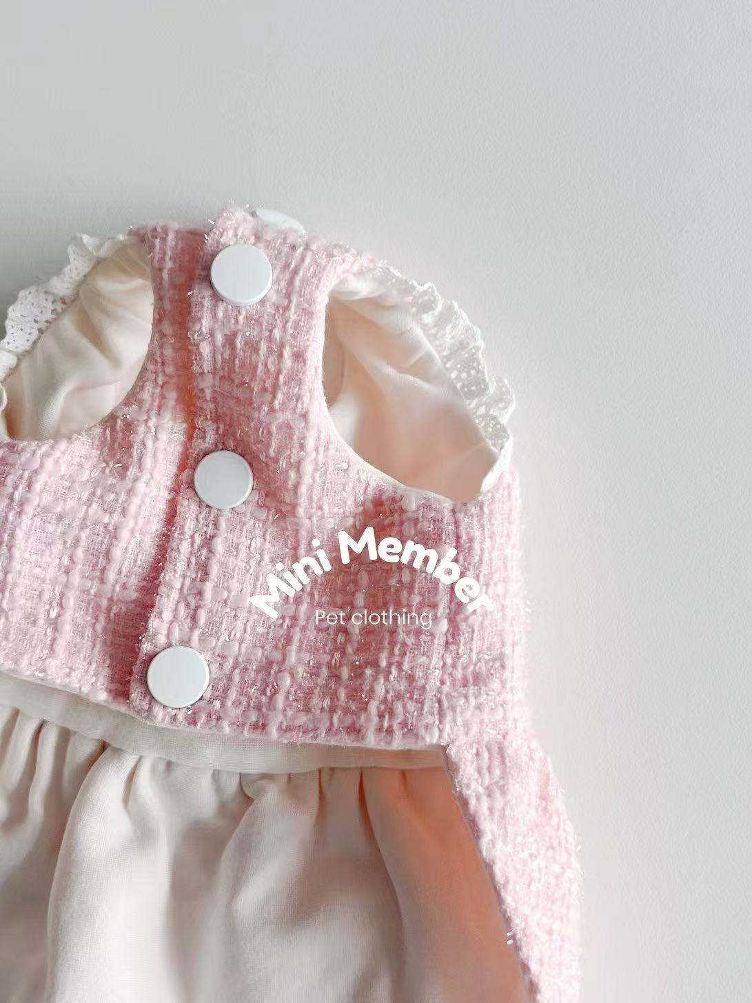 Mini Member Peachy Charm – Chanel-Inspired Pet Outfit