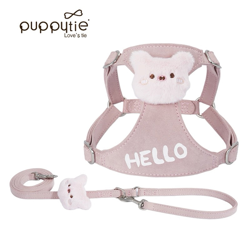 Puppytie HELLOスエードドッグ&キャットハーネス – 可愛いプリント付きソフトプラッシュペットベスト| HELLO Suede Dog & Cat Harness – Soft Plush Pet Vest with Cute Print
