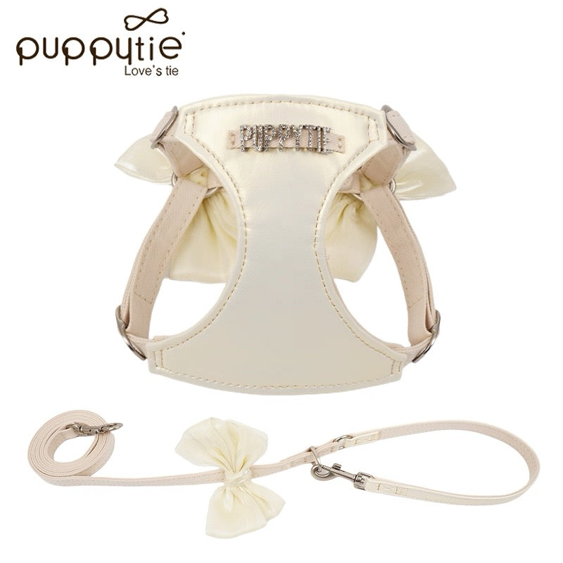 Puppytie ソフトピンクミラーレザーペットハーネス(リボン付き)| 猫&小型犬用| Puppytie Soft Pink Mirror Leather Pet Harness with Bow | Cats & Small Dogs