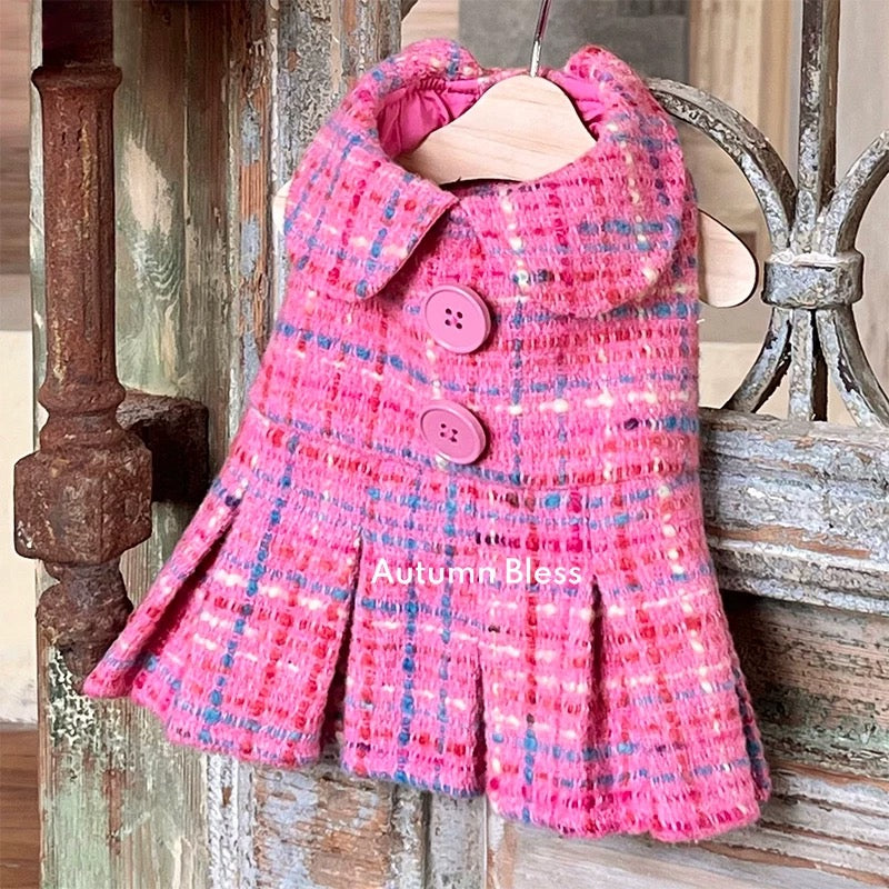 Autumn Bless エレガントなツイードドレスとベレーのコンボ