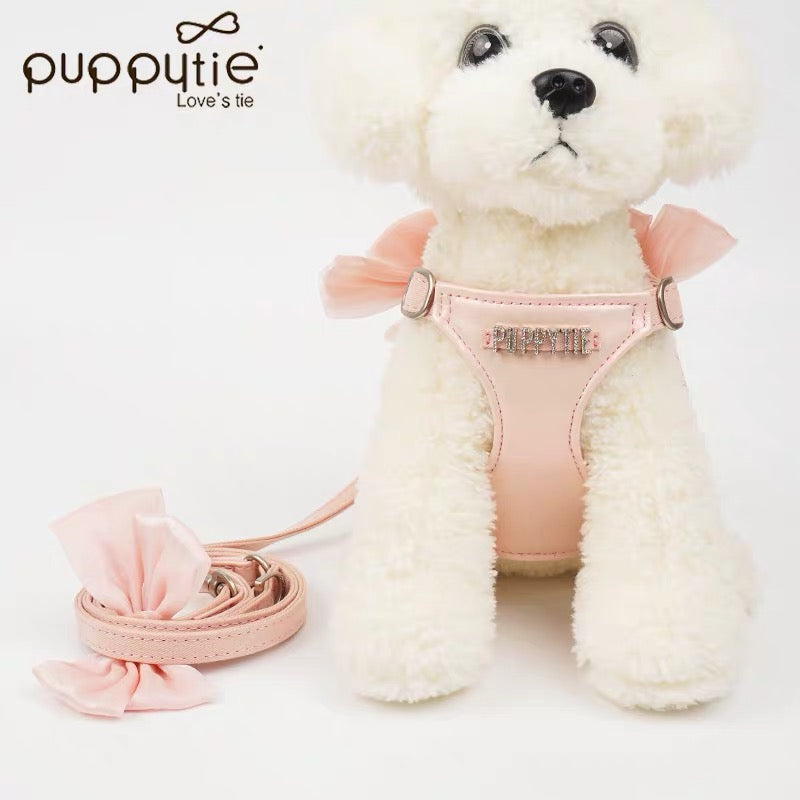 Puppytie ソフトピンクミラーレザーペットハーネス(リボン付き)| 猫&小型犬用| Puppytie ソフト ピンク ミラー レザー ペット ハーネス 弓付き |猫と小型犬