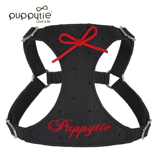 Puppytie Raceで魅せる、可憐な魔法｜レースアップで魅せる