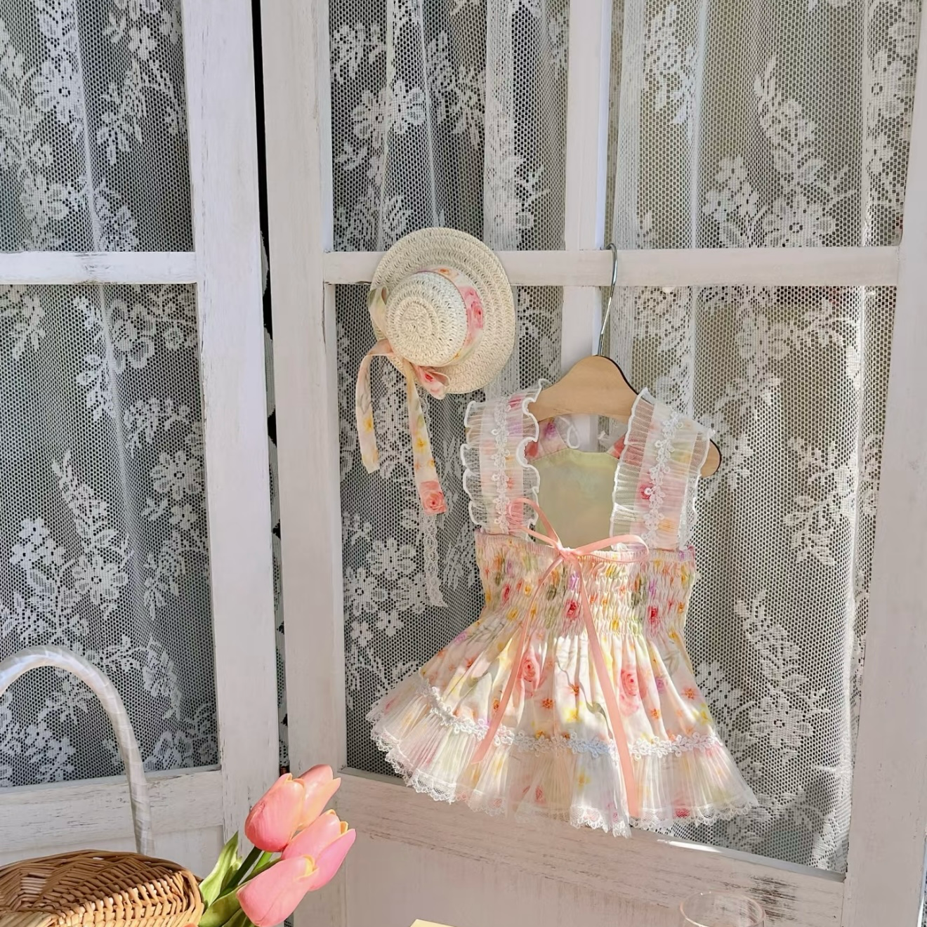 Autumn Bless の花のレースショルダーストラップドレスを祝福します