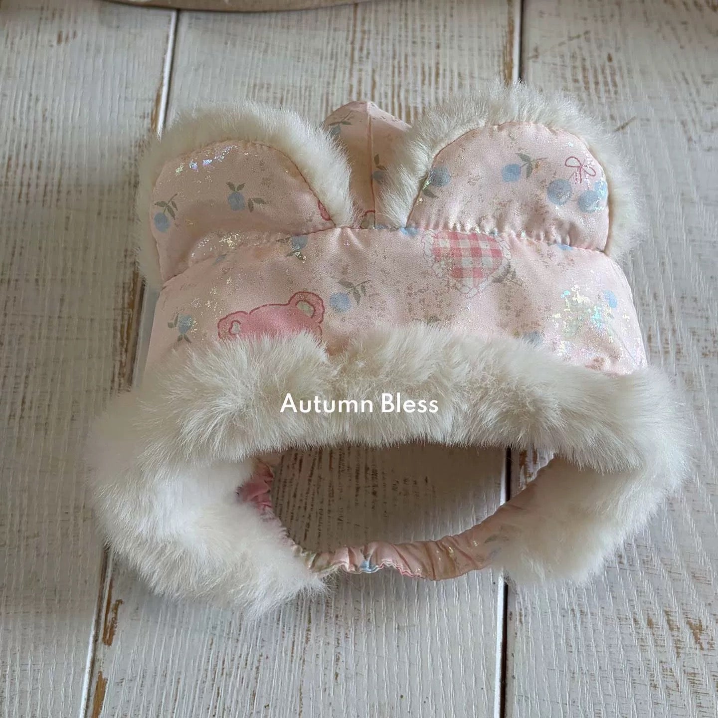 Autumn Bless ふわもこ冬あったか帽子 – テディ柄／キルティングブルー | Furry Cozy Winter Hat – Teddy Print / Quilted Blue