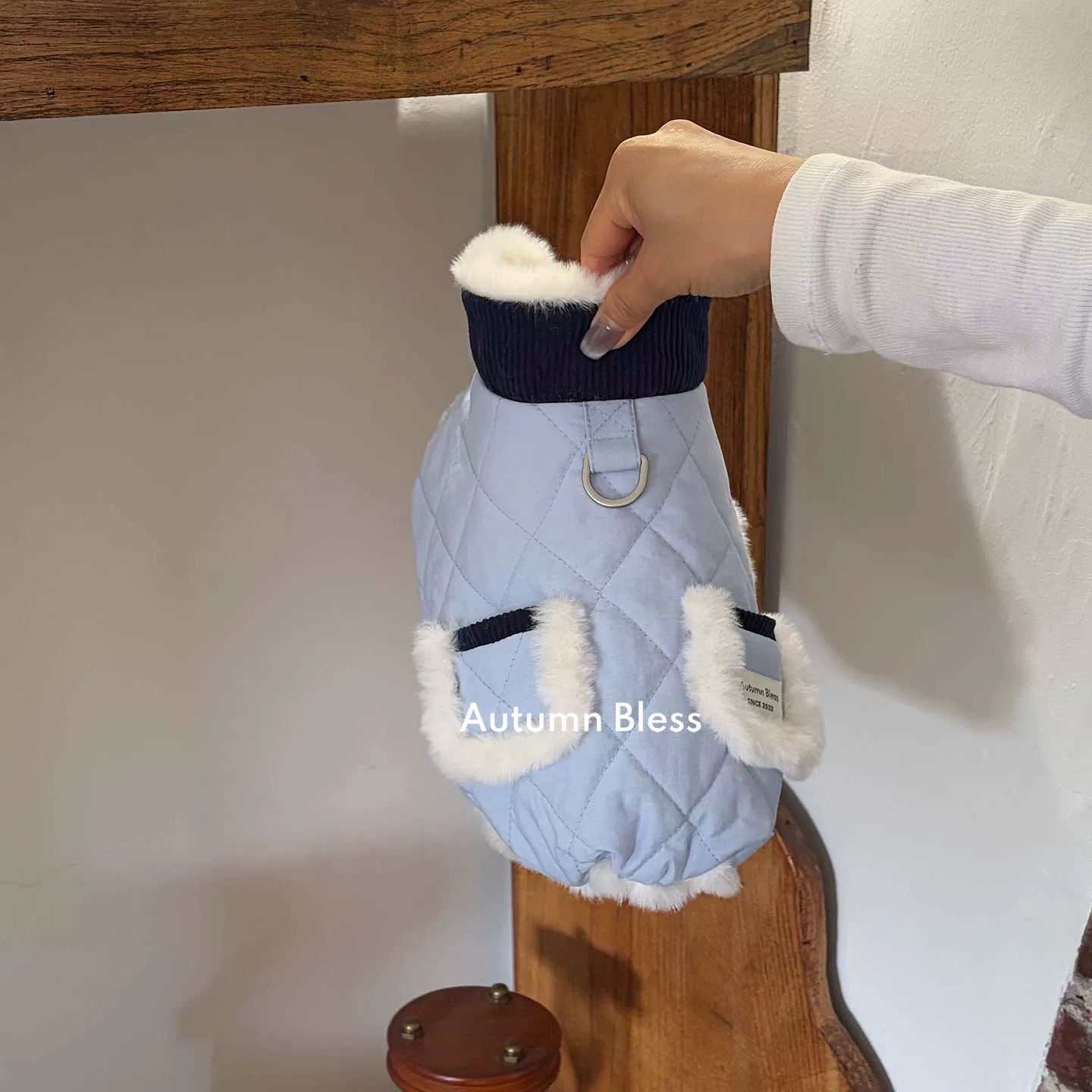 Autumn Bless ふわもこ冬あったかジャケット – テディ柄／キルティングブルー | Furry Cozy Winter Jacket – Teddy Print & Quilted Blue