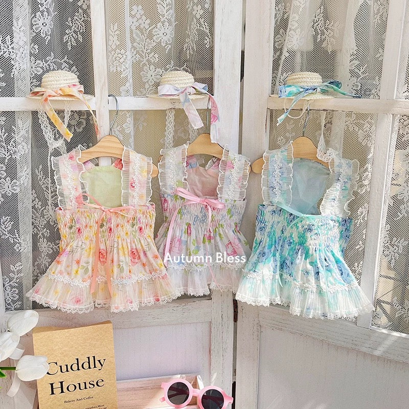 Autumn Bless の花のレースショルダーストラップドレスを祝福します
