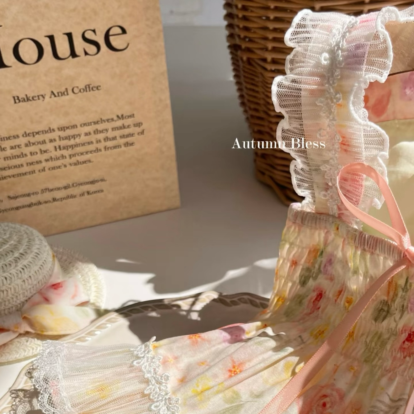 Autumn Bless の花のレースショルダーストラップドレスを祝福します