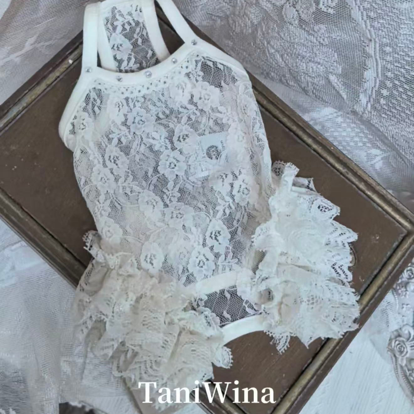 TaniWina Pearl Lace Elegant Romper