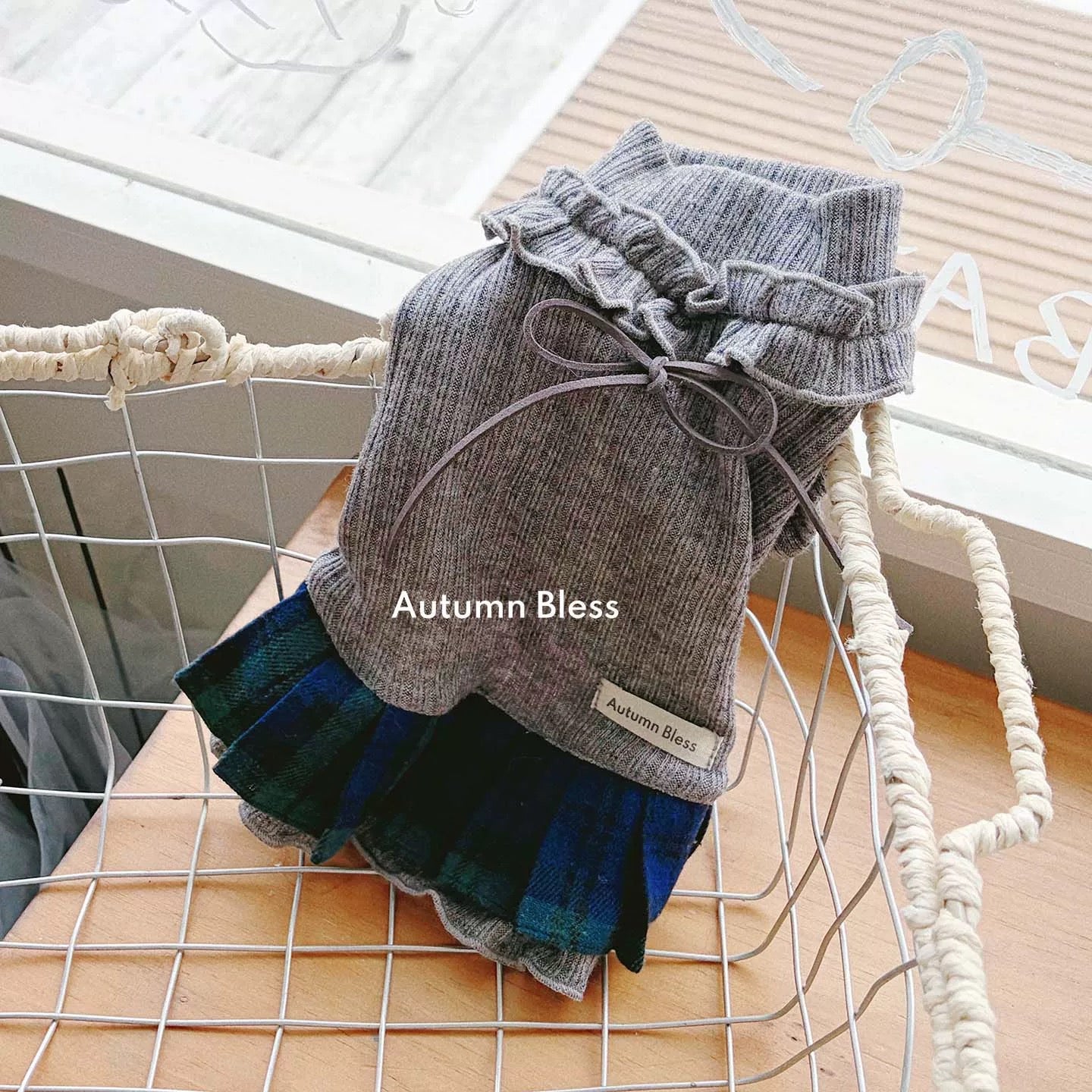 Autumn Bless スウィートニットリボンドレス – チェック／小花柄 | Sweet Knit Ribbon Dress – Plaid / Floral